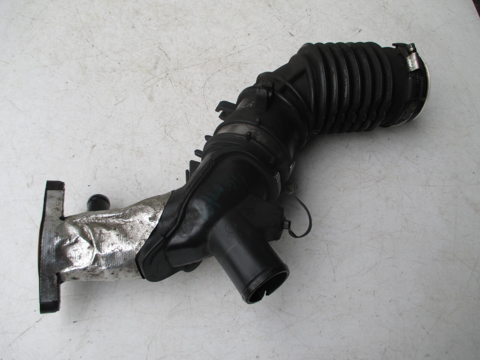 RENAULT CLIO MK4 2015 1.5 DIESEL EGR TURBO DUCT PLASTIC HOSE PIPE 165763328R