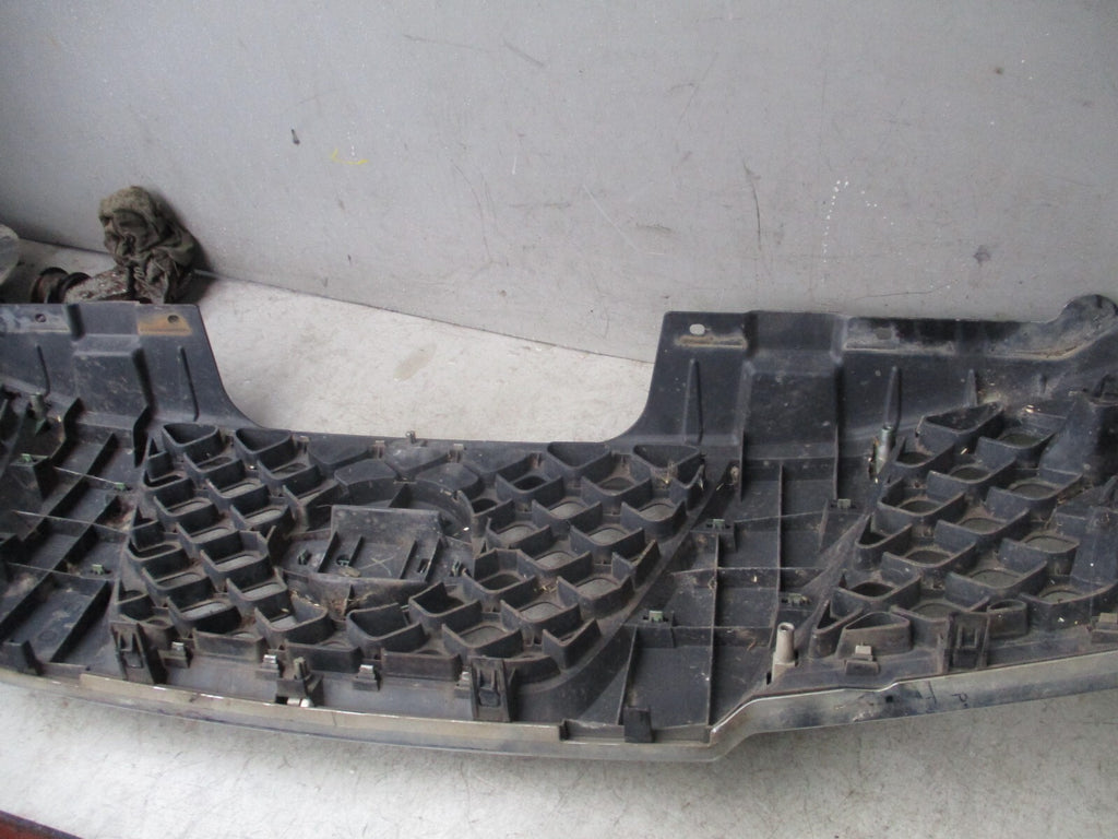 2006 NISSAN PATHFINDER R51 FRONT RADIATOR BADGE CHROME GRILL