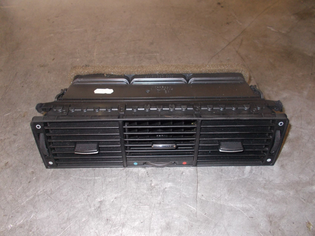 AUDI A8 1998 MK1 CENTRE DASHBOARD AIR VENTS 4D0820951