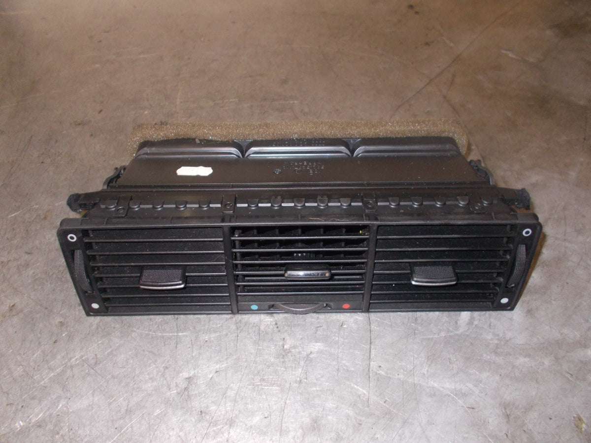 AUDI A8 1998 MK1 CENTRE DASHBOARD AIR VENTS 4D0820951