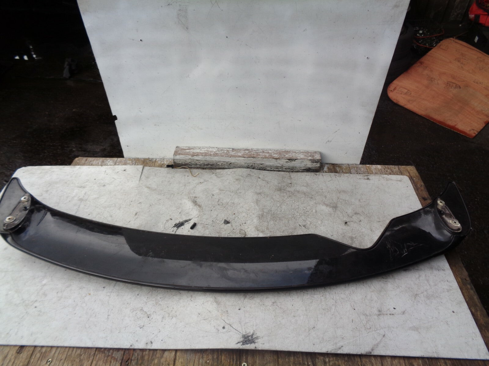 RENAULT LAGUNA MK2 2004 HATCHBACK REAR TAILGATE BOOT TRUNK LID SPOILER 820000218