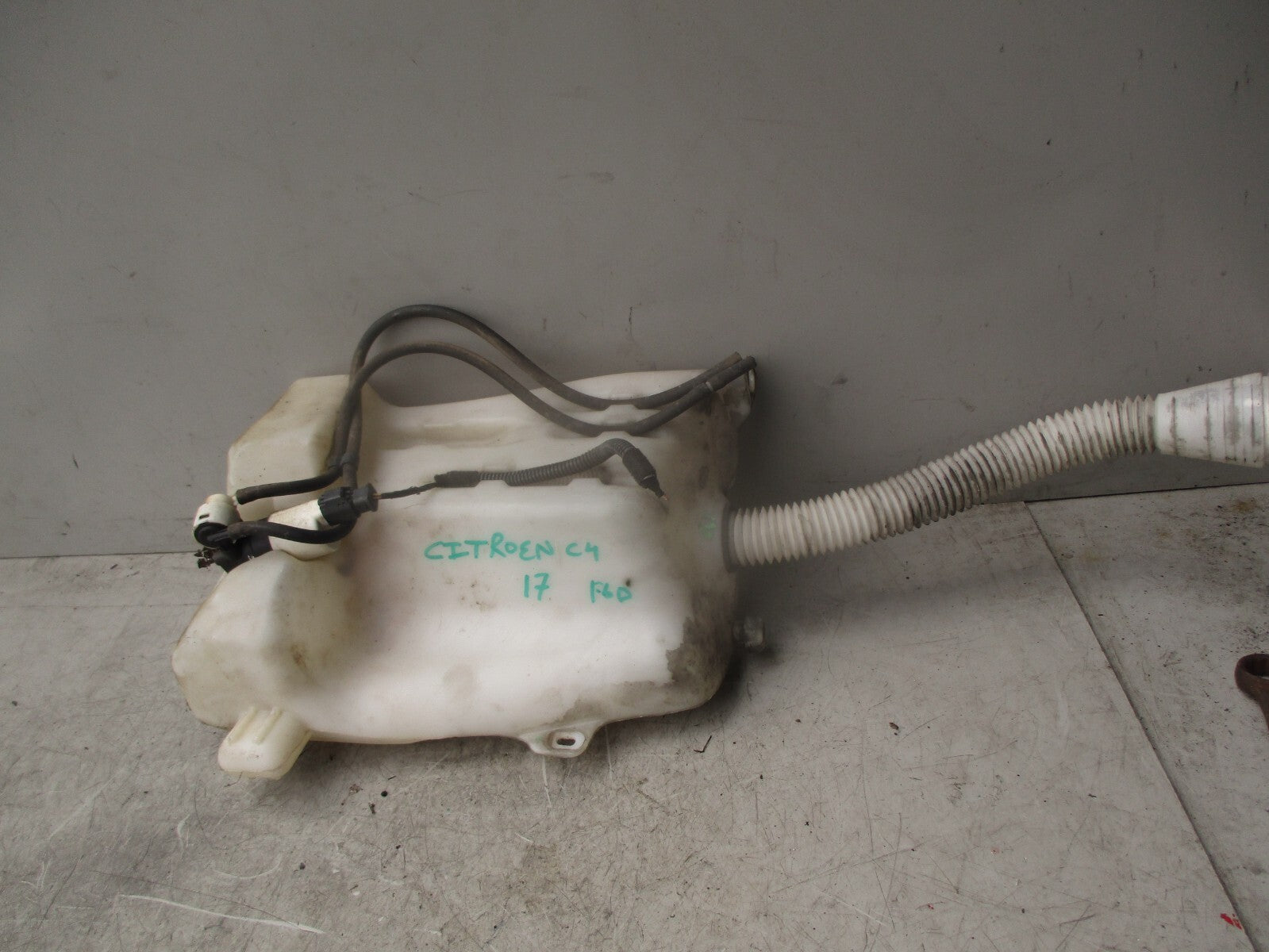 2017 CITROEN C4 MK2 WINDSCREEN WASHER BOTTLE RESERVOIR TANK & PUMP 9671317080