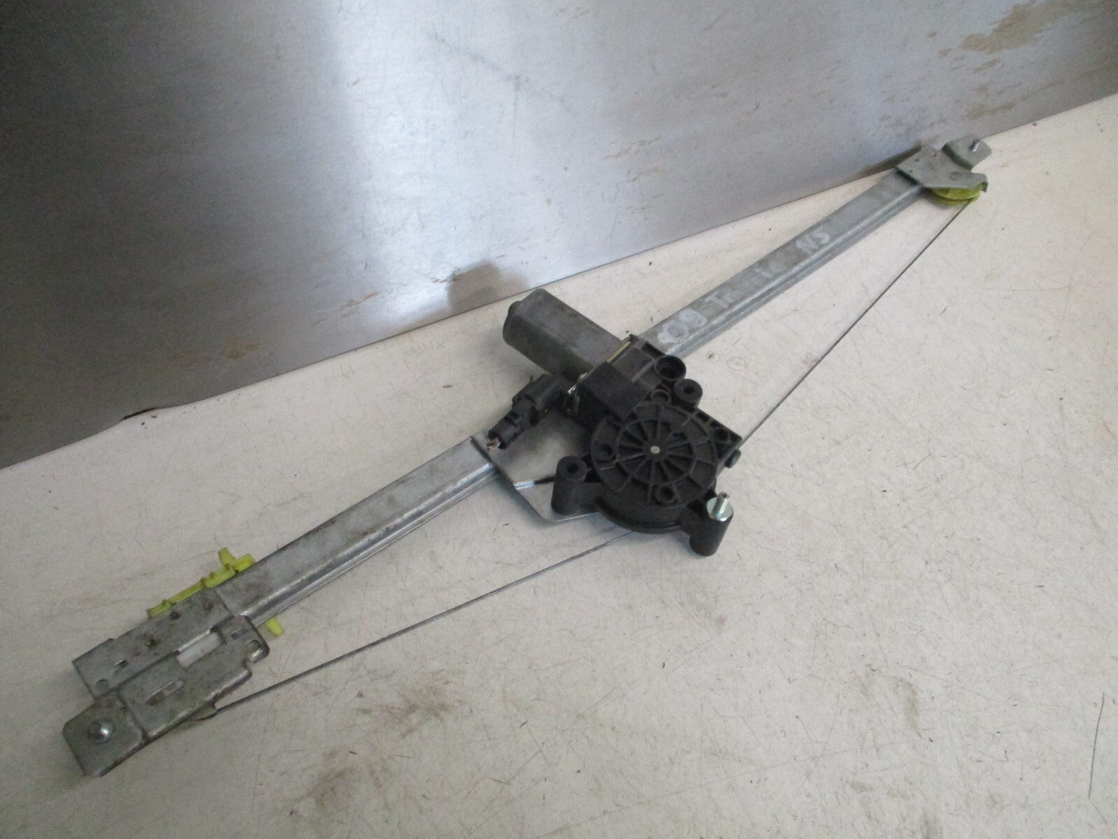 VAUXHALL VIVARO MK1 2014 NSF PASSENGER SIDE FRONT WINDOW MOTOR REGULATOR