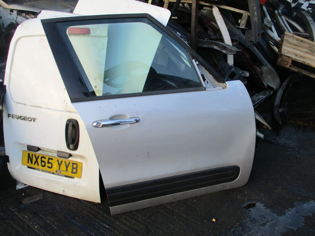 FIAT 500 L 2013 OS DRIVER SIDE FRONT DOOR MINIMAL GREY MET 612/A