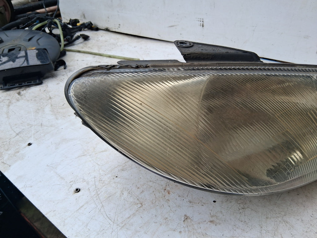 2001 PEUGEOT 206 OSF DRIVER SIDE FRONT HEADLIGHT HEADLAMP