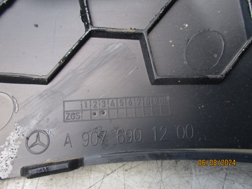 2020 MERCEDES BENZ W907 OSF DRIVER SIDE A PILLAR TRIM COVER PANEL A9076901200