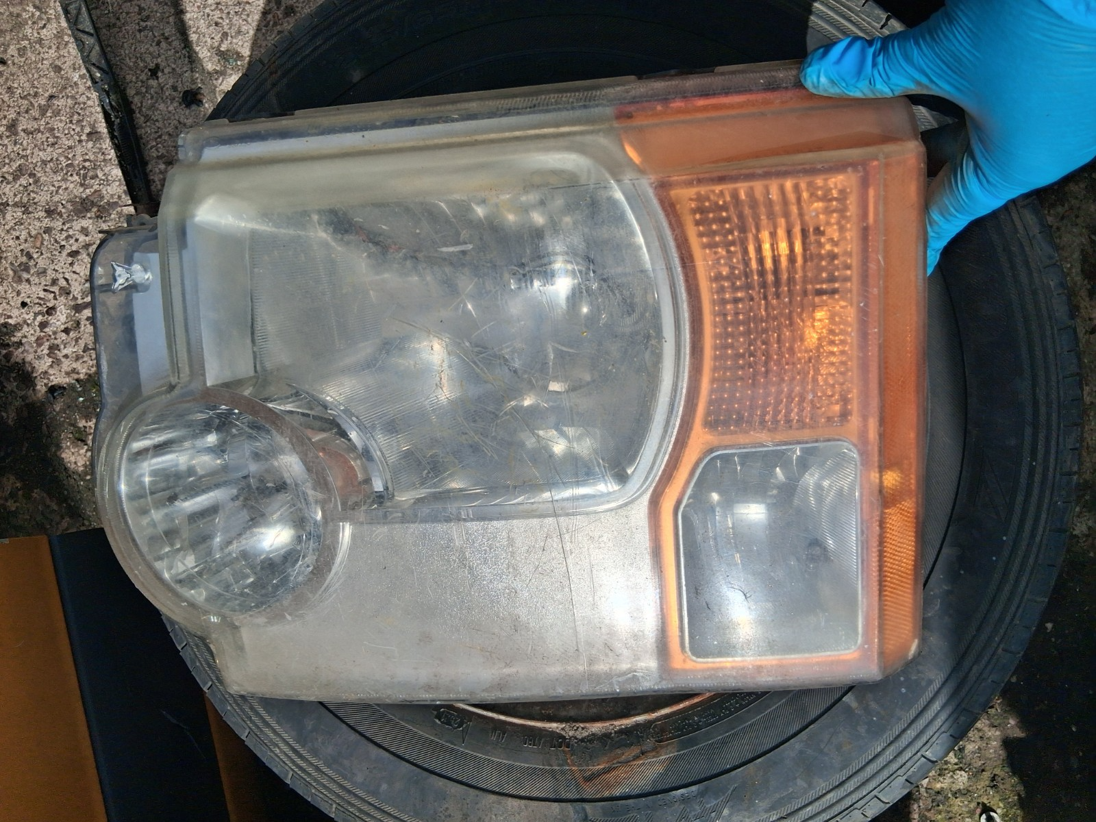 2008 LANDROVER DISCOVERY 3 NS PASSENGER SIDE HEADLIGHT HEADLAMP 5H2213W030BA