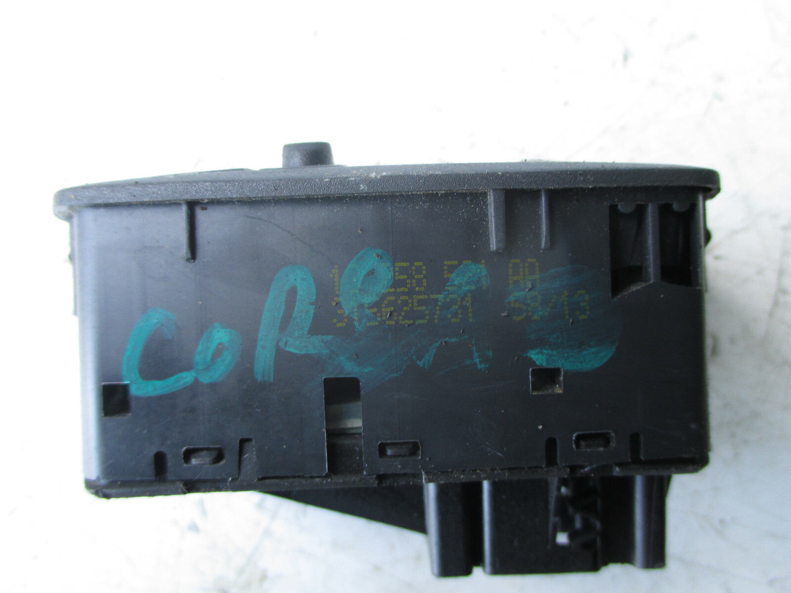 VAUXHALL CORSA D 2011 3 DOOR OS DRIVER SIDE WINDOW MIRROR SWITCH 13258521AA