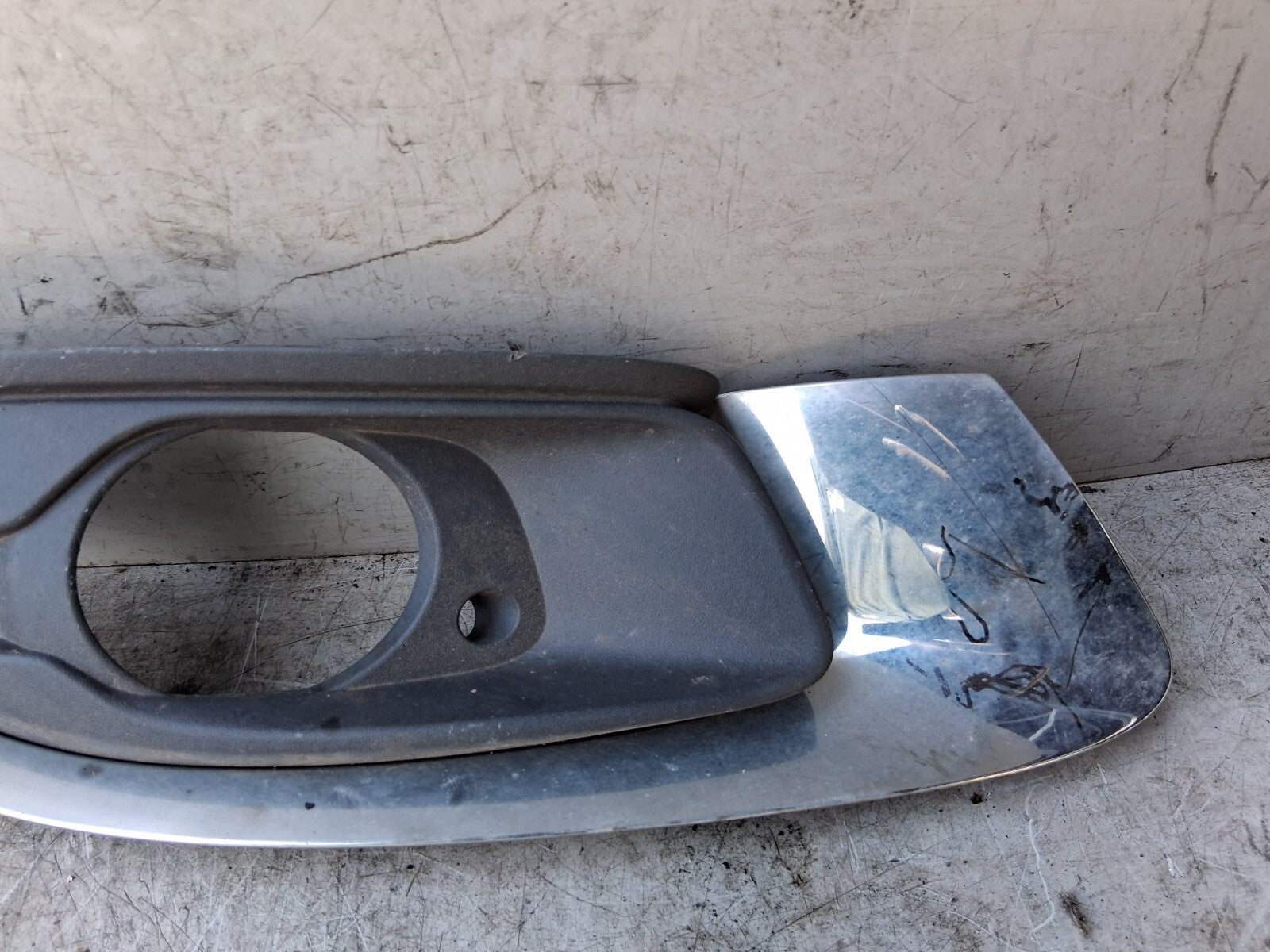 VAUXHALL CORSA D 2011 OSF DRIVER SIDE FRONT RIGHT FOG LIGHT TRIM 475498858