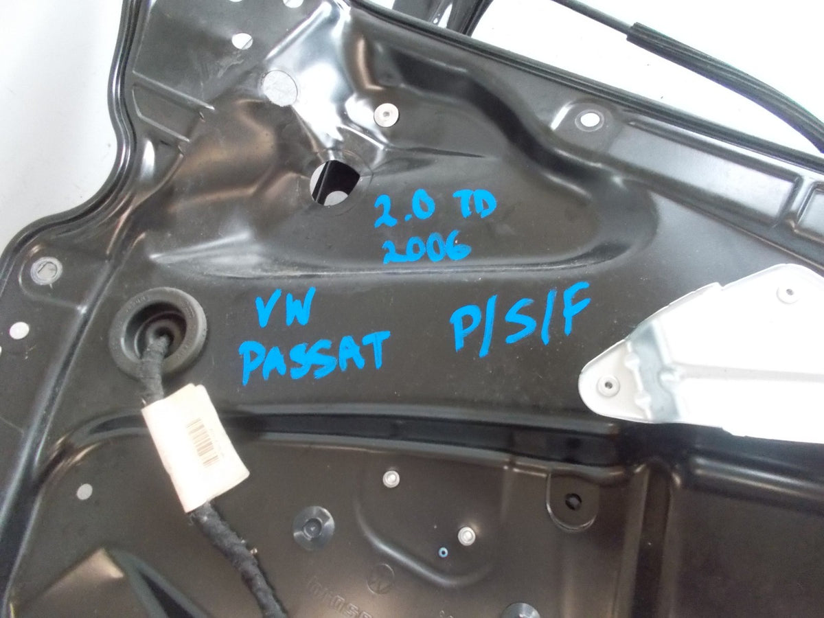 2006 VOLKSWAGEN PASSAT FRONT DOOR PASSENGER SIDE WINDOW REGULATOR