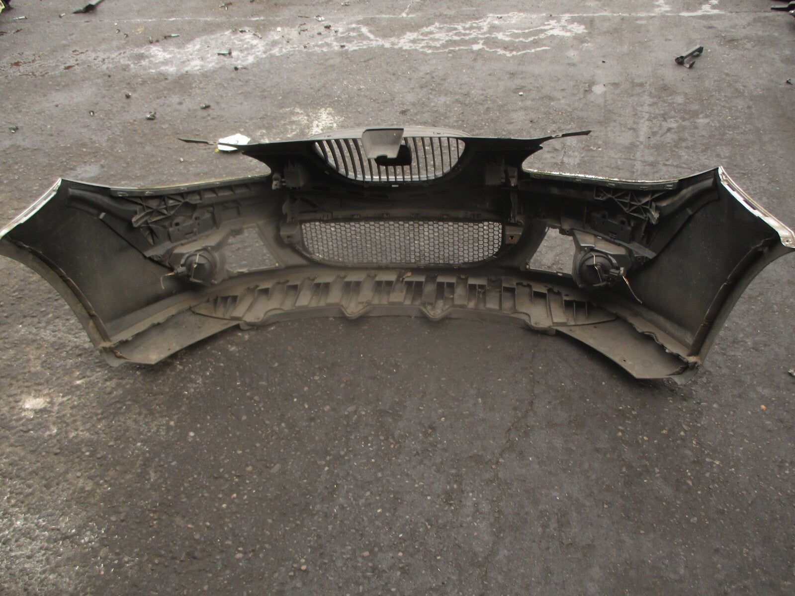 2004 SEAT ALTEA MK1 FRONT BUMPER WITH GRILLS GREY