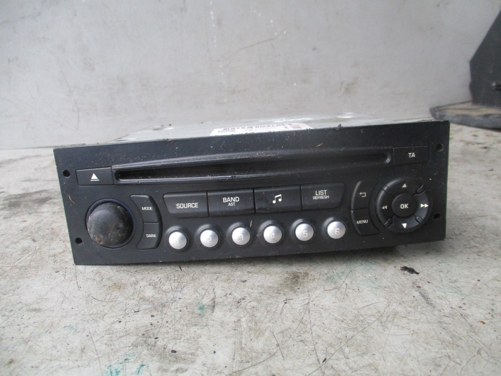 2013 PEUGEOT 5008 RADIO CD PLAYER STEREO HEAD UNIT 98041625XT01