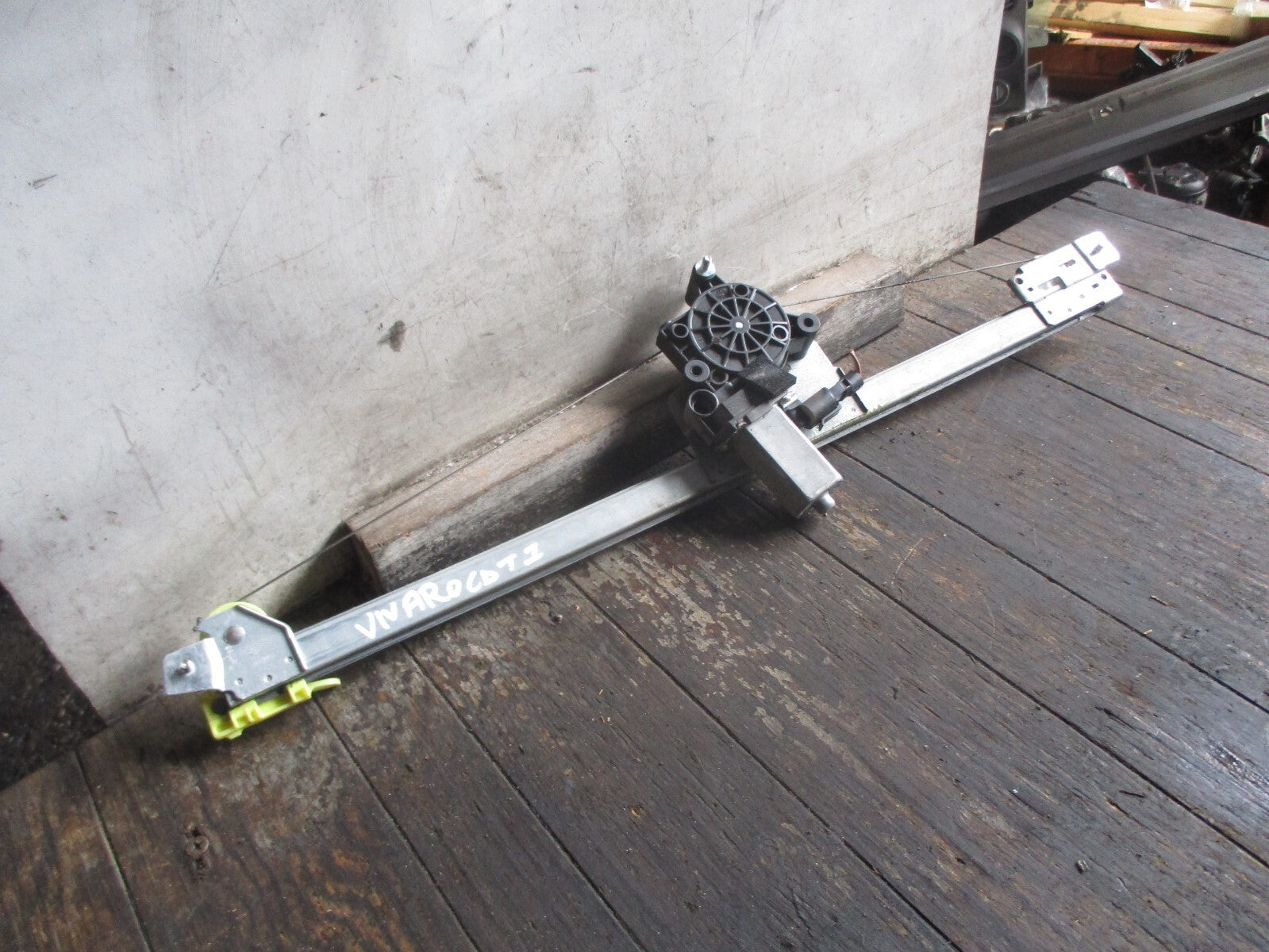 VAUXHALL VIVARO 2013 NSF PASSENGER FRONT WINDOW MOTOR REGULATOR