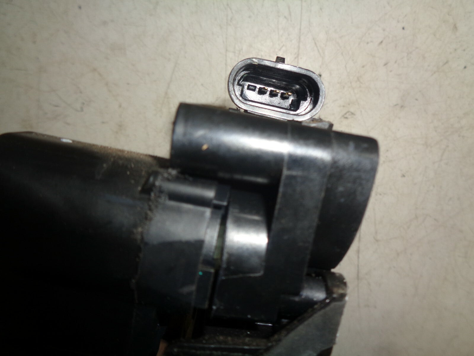 VAUXHALL VIVA 2016 OSF DRIVER SIDE FRONT DOOR LOCK MECHANISM