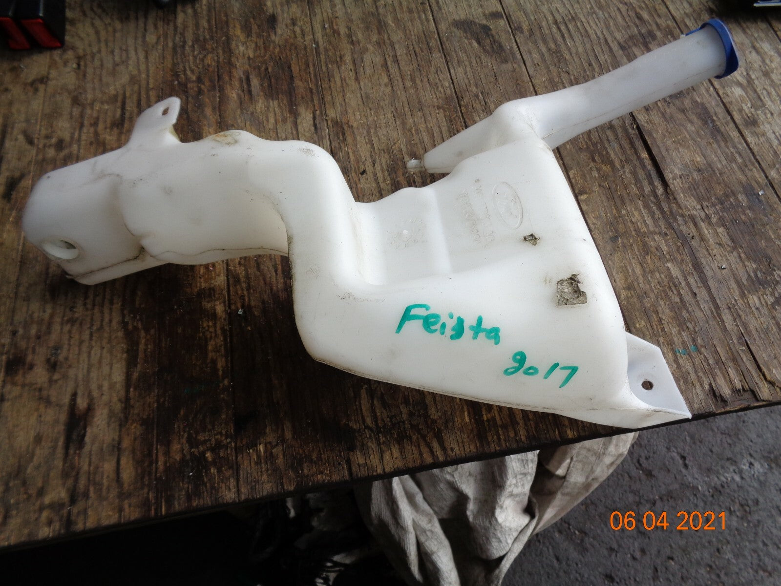 FORD FIESTA MK7 2017 1.25 PETROL WINDSCREEN WASHER BOTTLE 8A6117B613AC