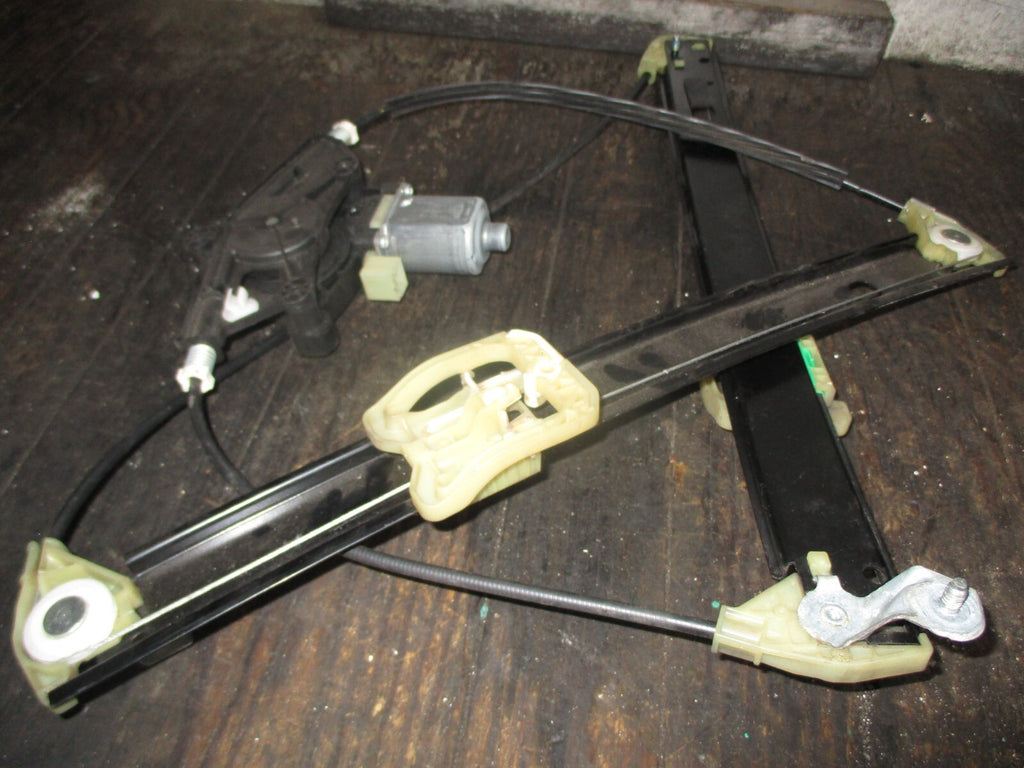 AUDI A4 2017 B9 8W DOOR WINDOW REGULATOR NEARSIDE FRONT 8W0959801