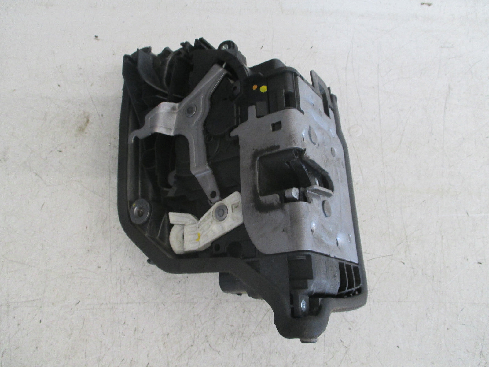 2016 BMW MINI CLUBMAN F54 NSF PASSENGER SIDE FRONT DOOR LOCK MECHANISM 7281937