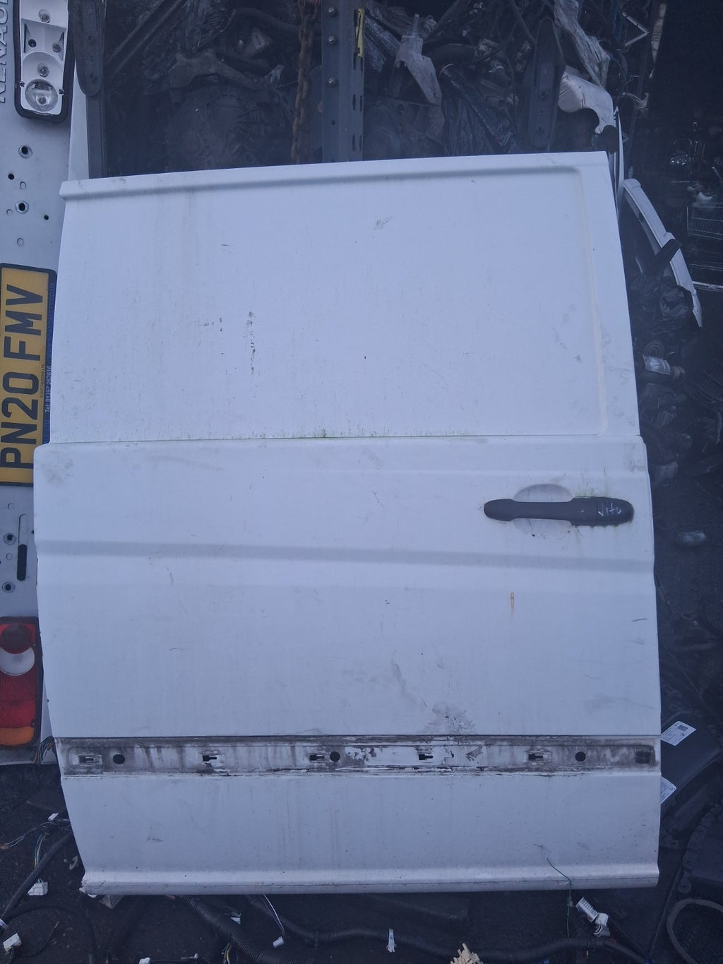 2007 MERCEDES BENZ VITO W639 OS DRIVER SIDE SLIDING COMPLETE DOOR WHITE