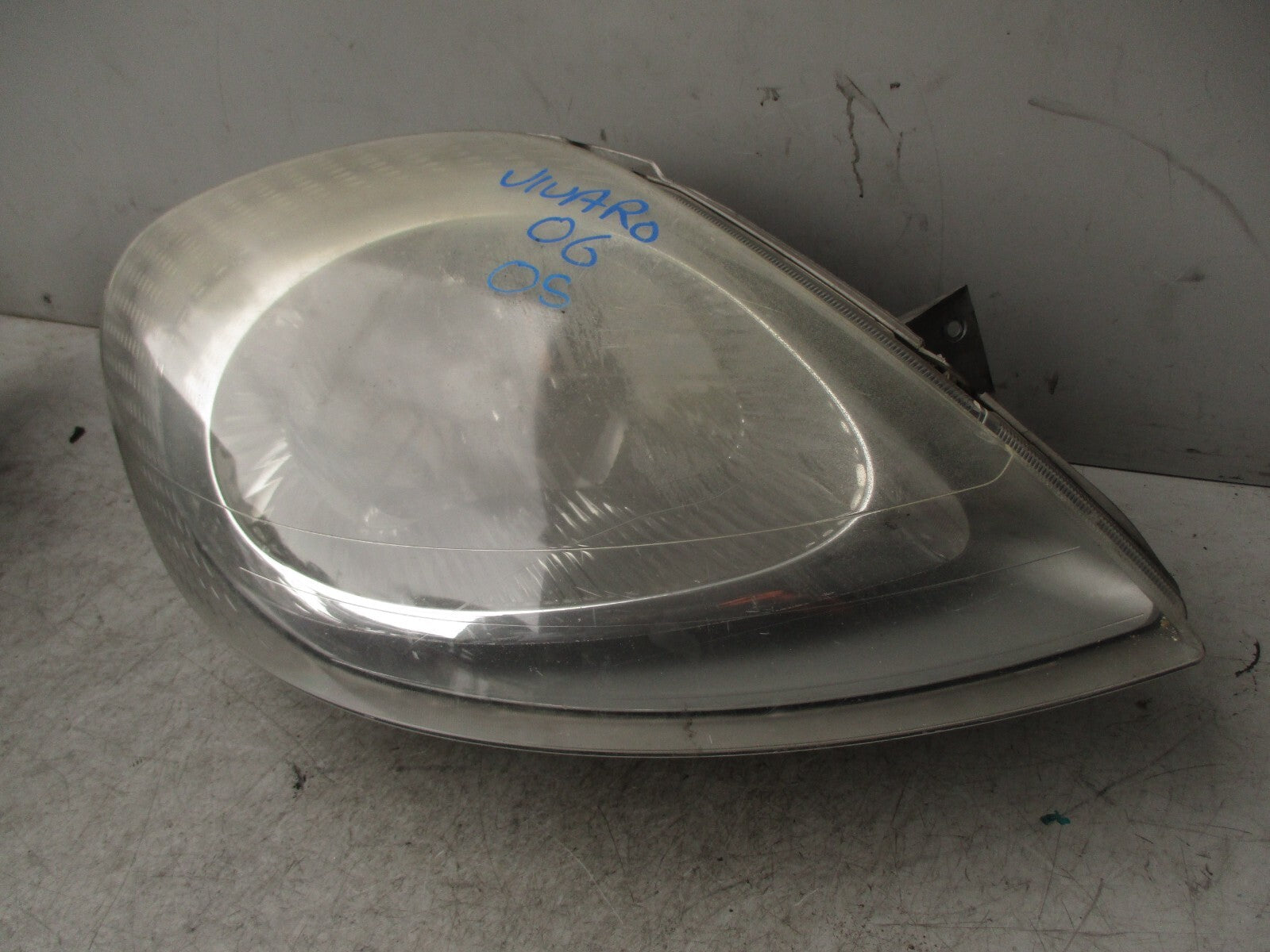 2006 VAUXHALL VIVARO MK1 OSR DRIVER SIDE FRONT HEADLIGHT HEAD LAMP 91165722