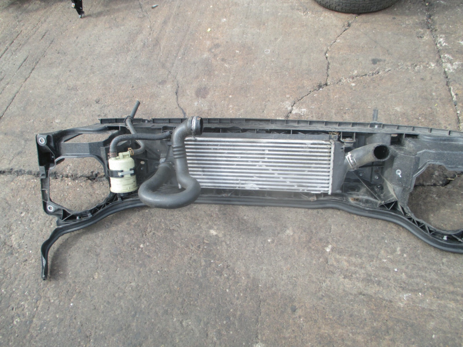 VAUXHALL VIVARO 2013 2.0 DIESEL INTERCOOLER RADIATOR FRONT SLAM PANEL 8200411160