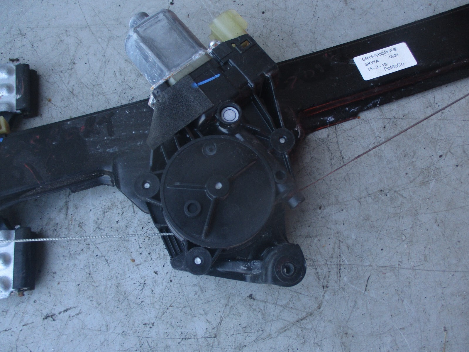 2018 FORD ECOSPORT PASSENGER SIDE FRONT WINDOW MOTOR REGULATOR GN15-A23201
