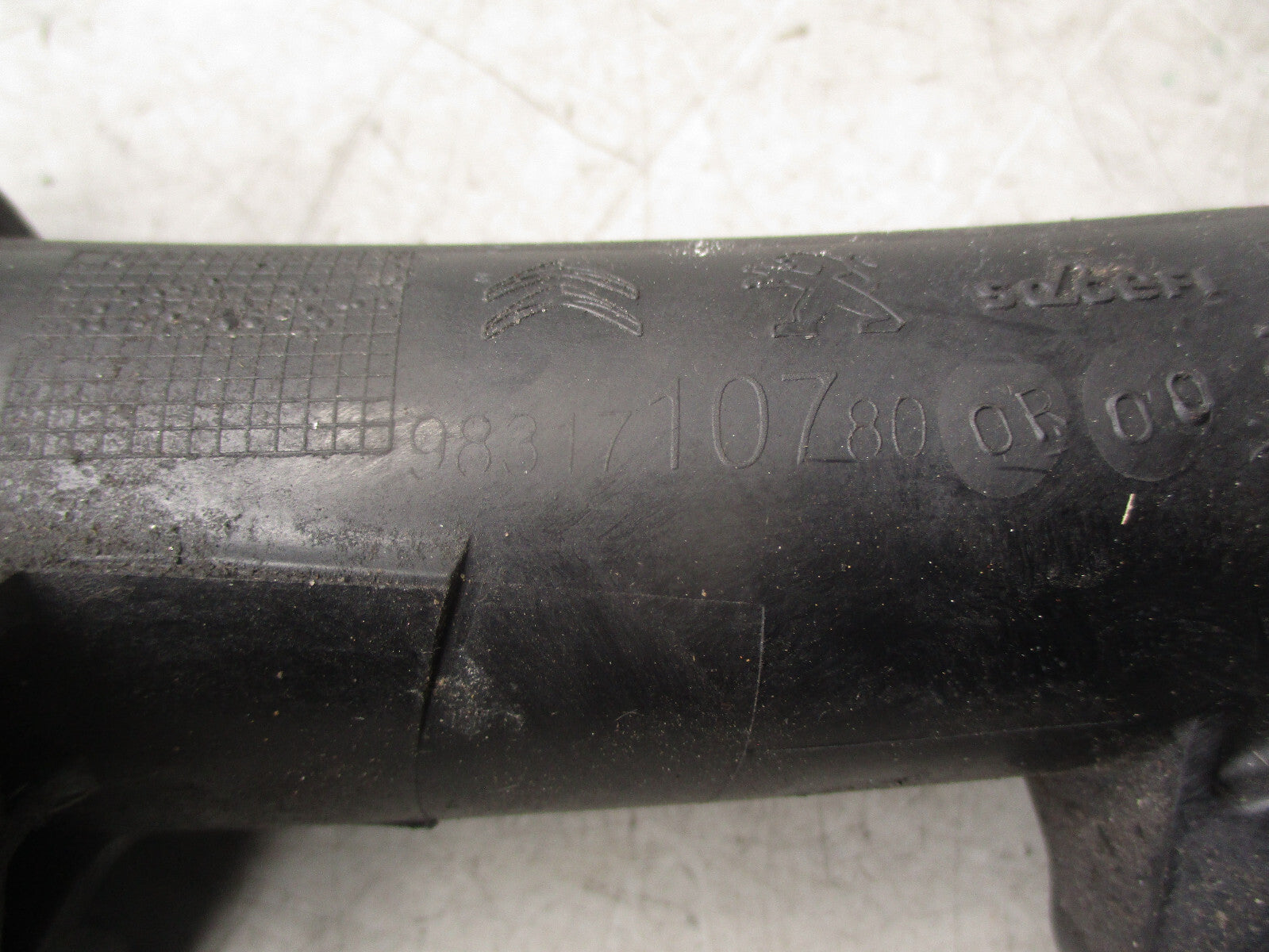 2021 VAUXHALL VIVARO 1.5 DIESEL AIR INTAKE PIPE HOSE 9831710780