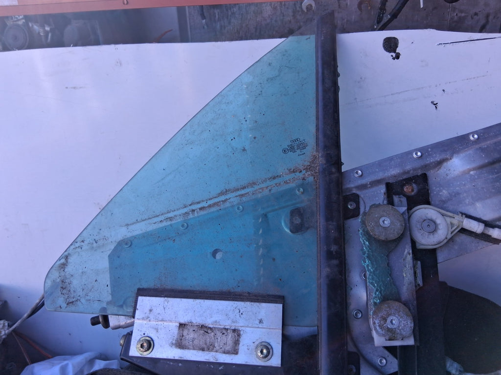 AUDI A3 OSR REAR RIGHT DRIVER SIDE QUARTER GLASS AND WINDOW MOTOR REGULATOR