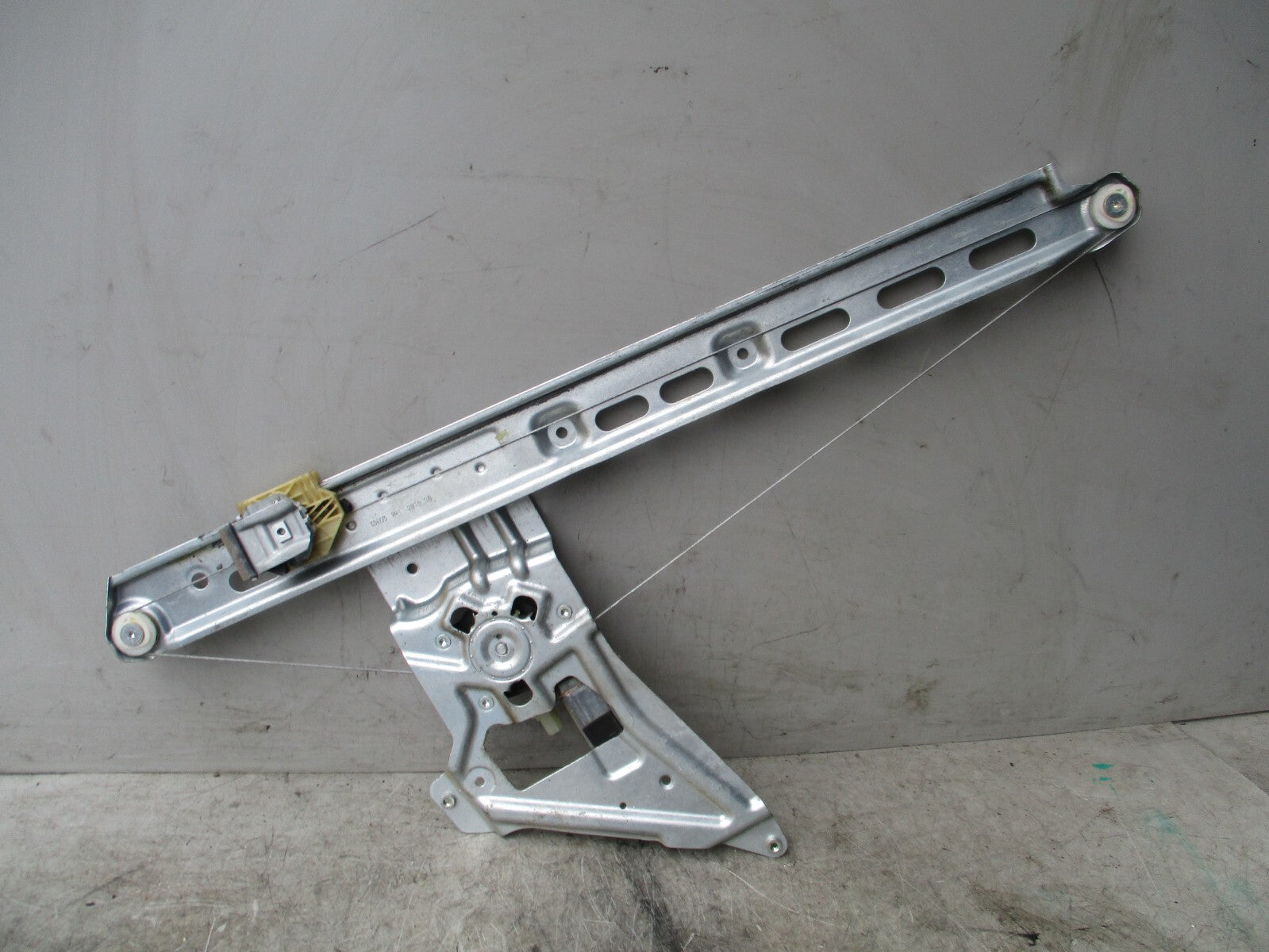 MERCEDES SPRINTER W907 2019 NS PASSENGER SIDE WINDOW MOTOR REGULATOR A9107201000
