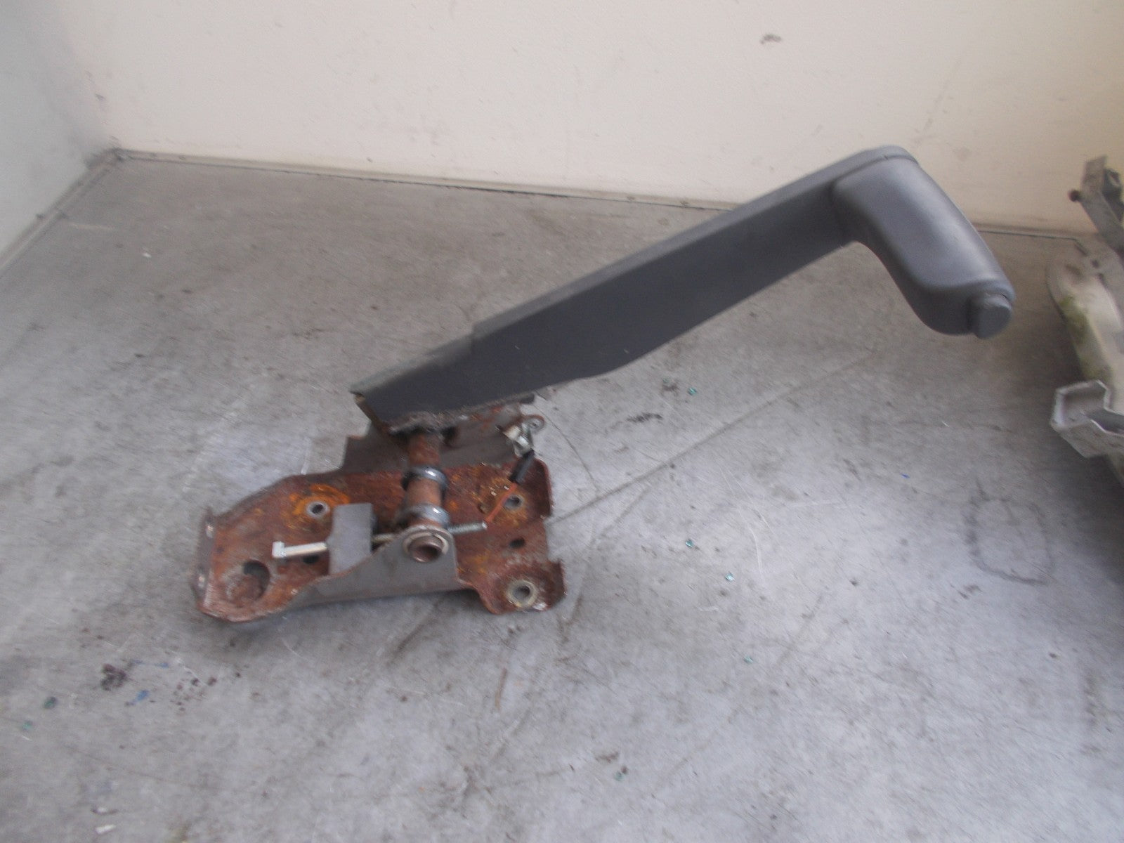 RENAULT KANGOO 2 2007-2018 PARKING HANDBRAKE LEVER HANDLE