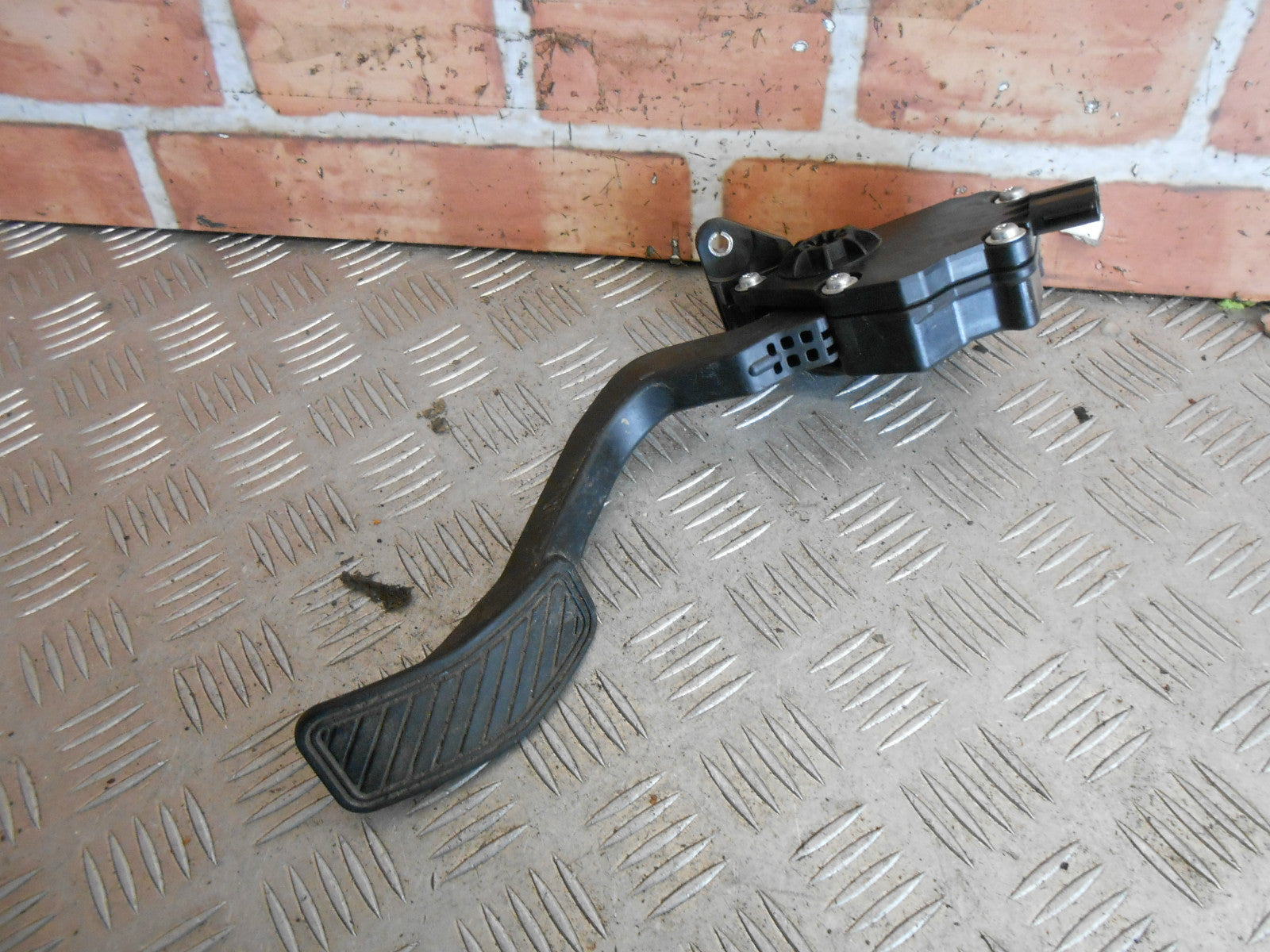 MAZDA 2 DE 2010 1.3 16V PETROL ELECTRONIC ACCELERATION THROTTLE PEDAL K4238-7400