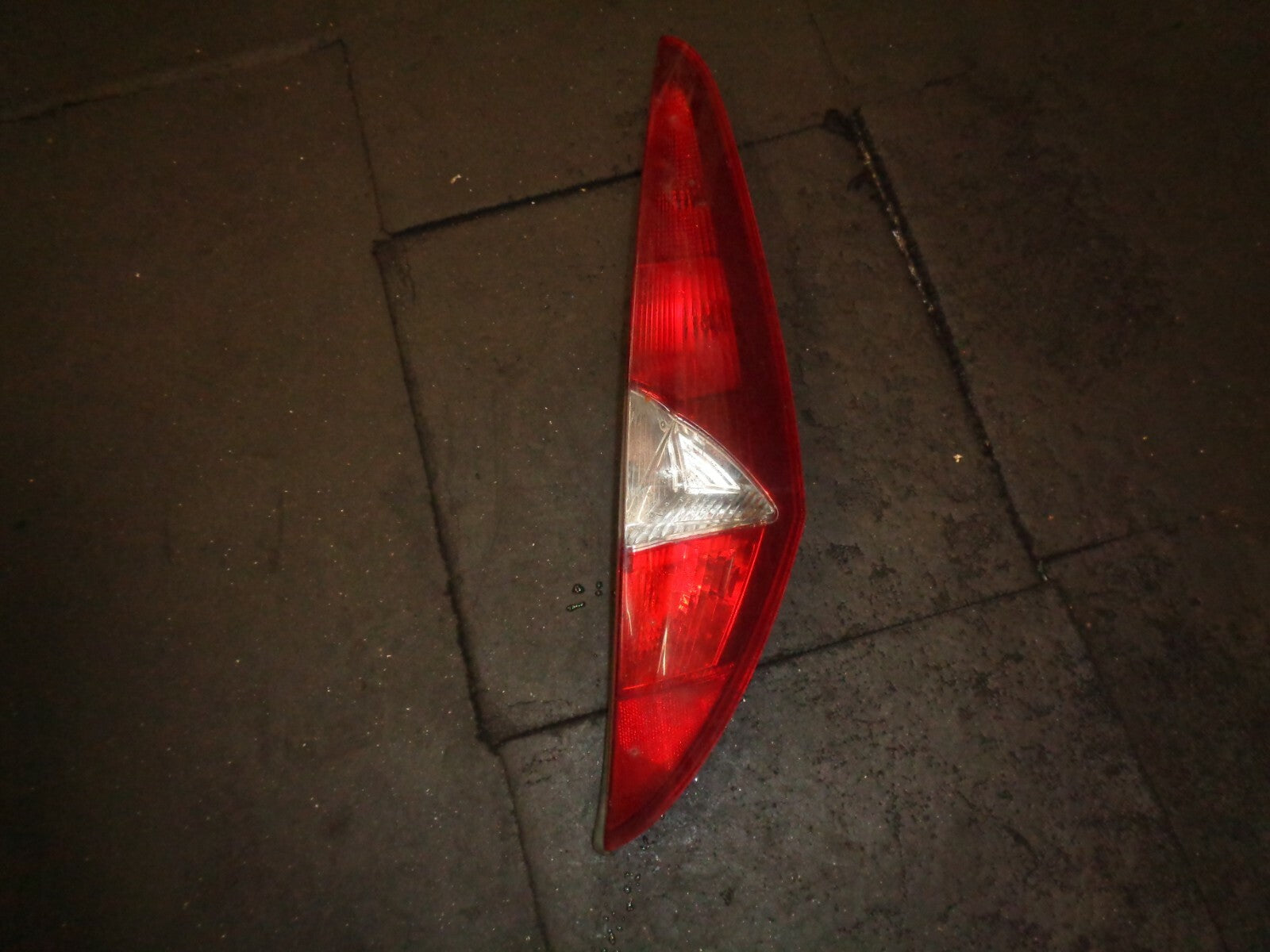 FIAT PUNTO MK2 2004 3 DOOR FACELIFT OSR DRIVER REAR TAIL LIGHT