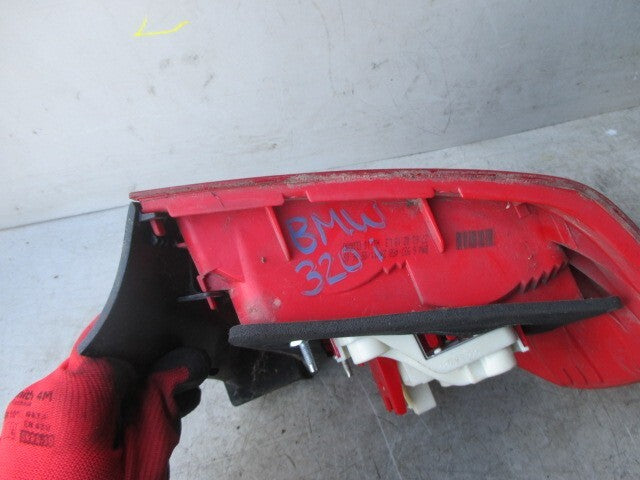 2005 BMW 3 SERIES E90 OSR DRIVER SIDE REAR TAIL LIGHT 6937458