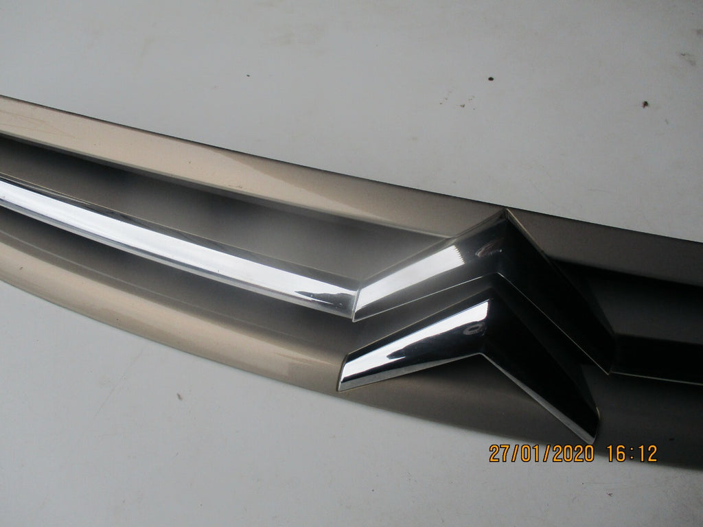 CITROEN XSARA PICASSO 2006 FRONT CENTRAL GRILL GRILLE BADGE BEIGE 9650059377