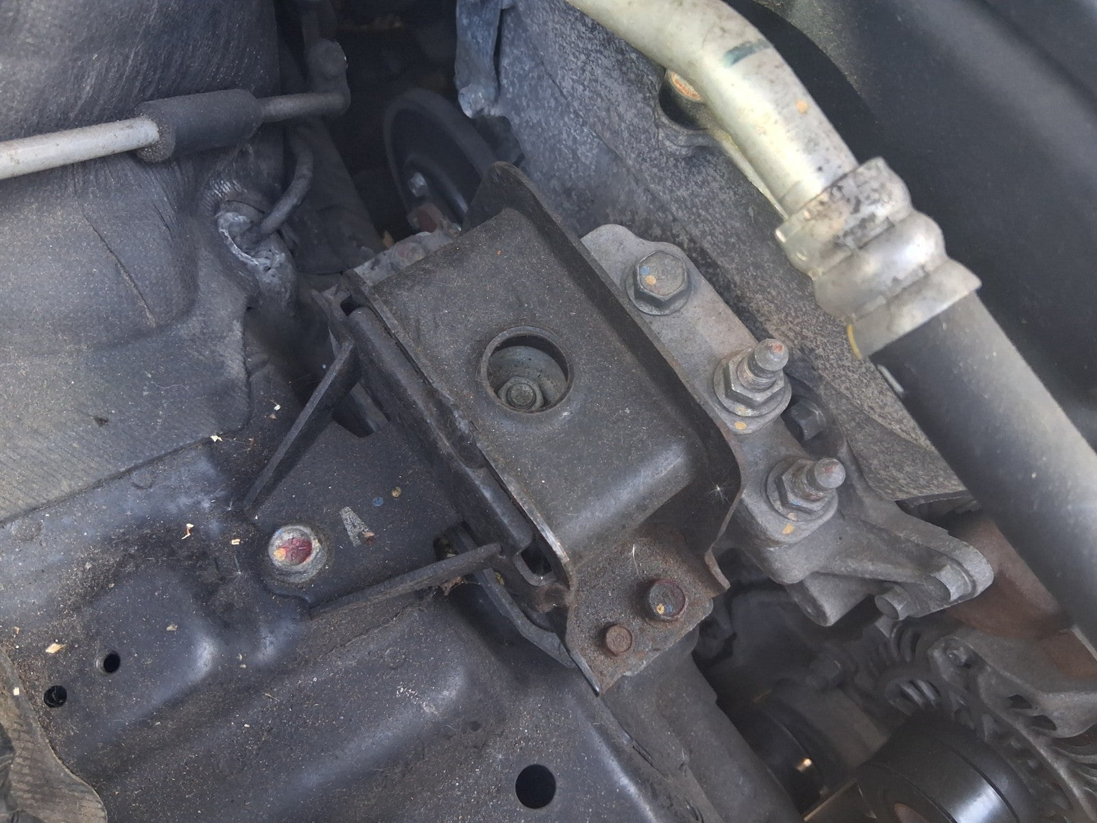 2018 MITSUBISHI OUTLANDER MK3 OSF DRIVER SIDE RIGHT ENGINE MOUNT
