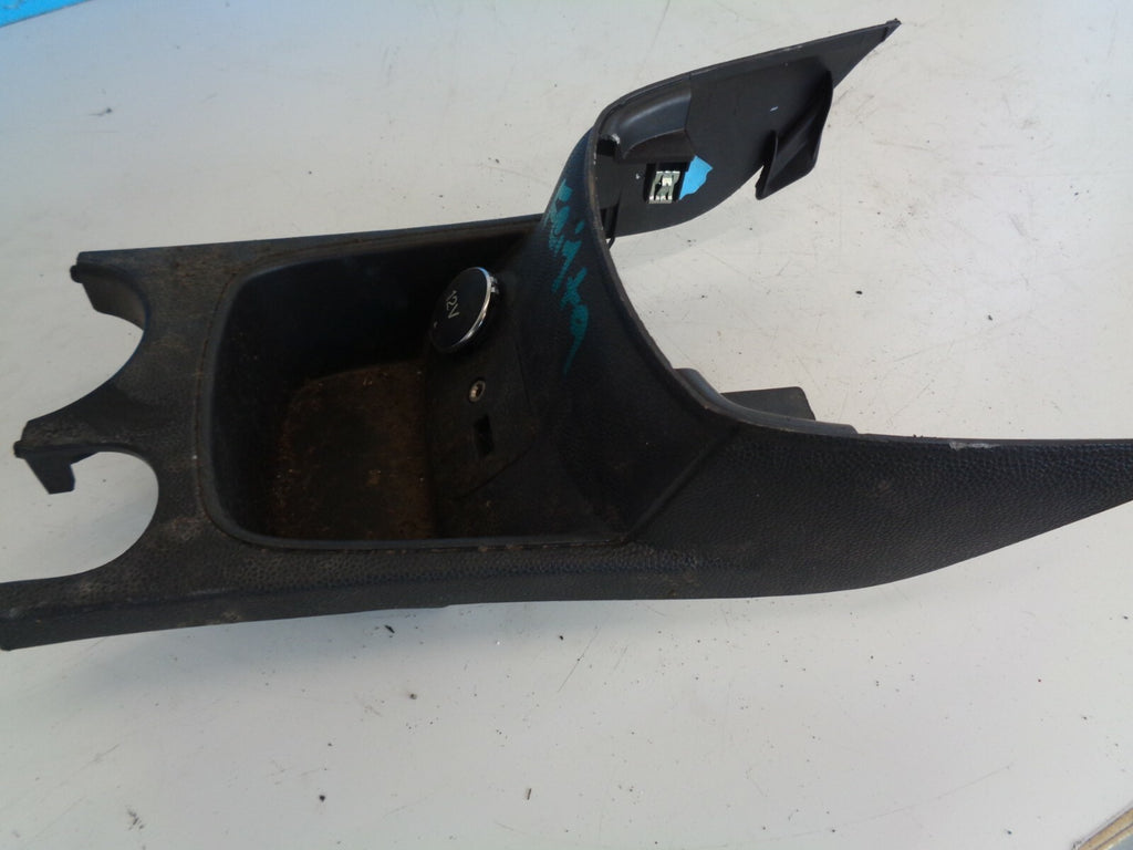 FORD FIESTA 2015 MK7 CENTRE CONSOLE PLASTIC TRIM SURROUND SOCKET C1BBA044C74B