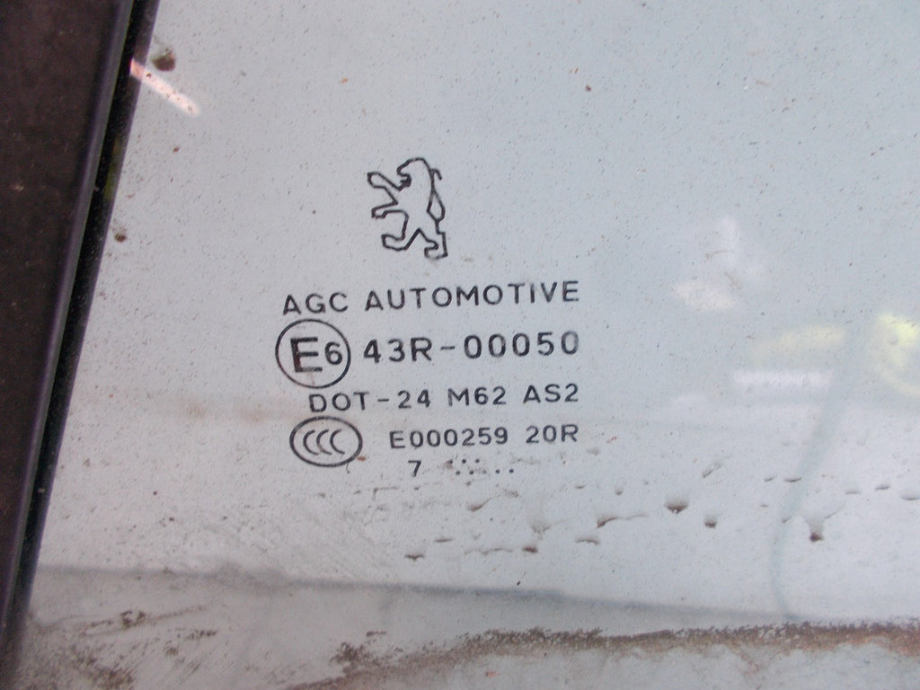 2005 PEUGEOT 307 CC COUPE NSR PASSENGER SIDE REAR WINDOW GLASS 43R00050