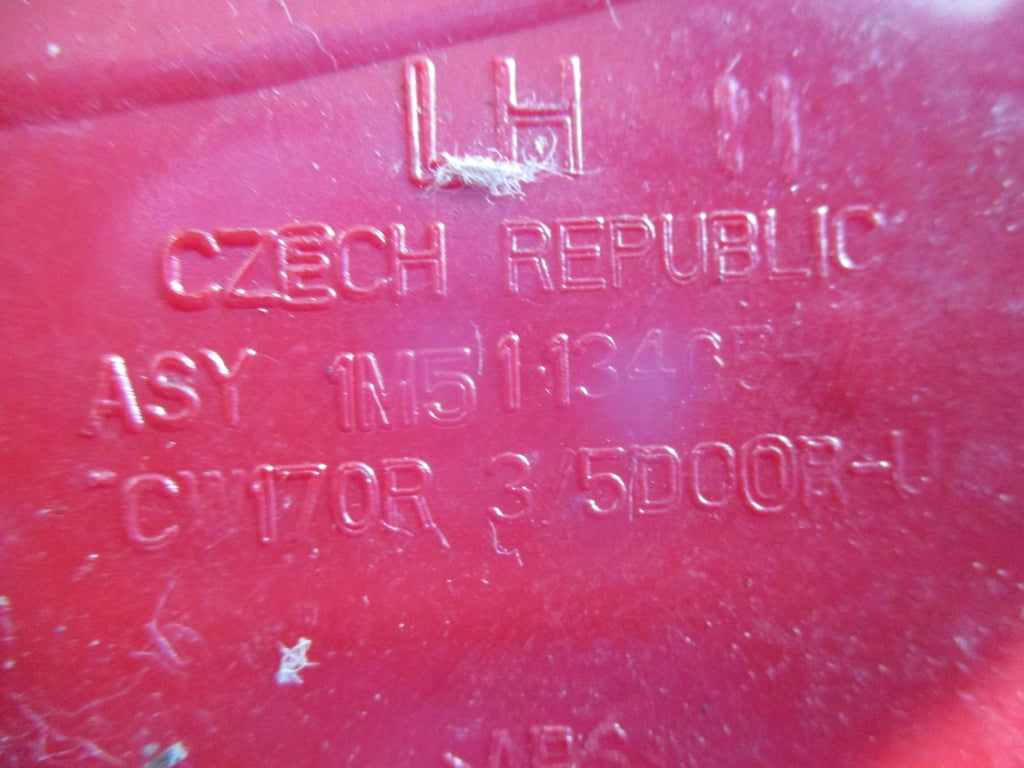 2002 FORD FOCUS FLIGHT 1.6 OSR DRIVERS SIDE REAR LIGHT TAIL LIGHT 1M5113405