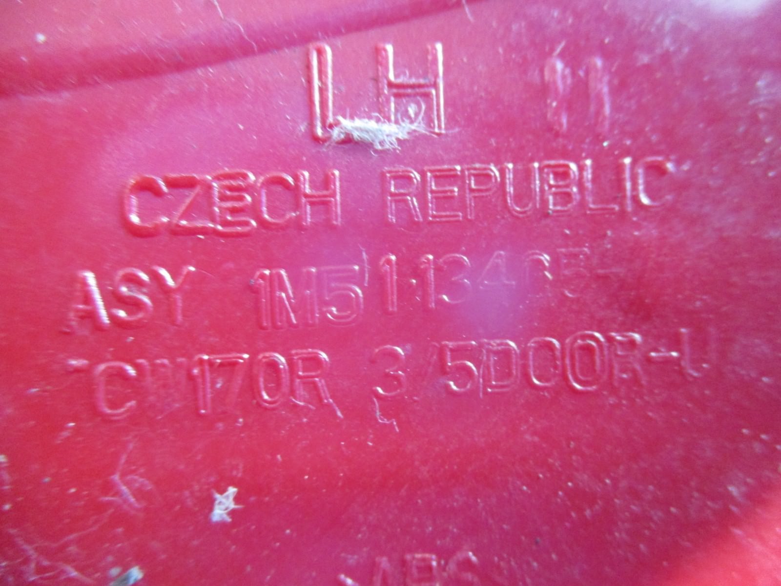 2002 FORD FOCUS FLIGHT 1.6 OSR DRIVERS SIDE REAR LIGHT TAIL LIGHT 1M5113405