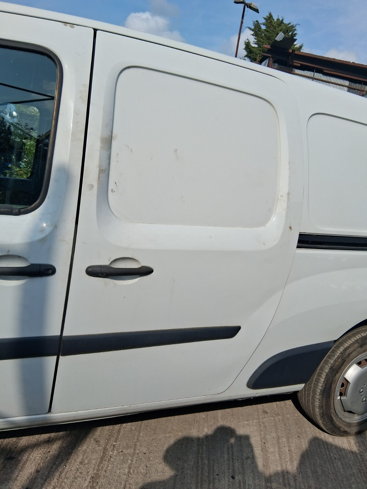 RENAULT KANGOO MK2 2010 NS PASSENGER SIDE COMPLETE SLIDING DOOR WHITE