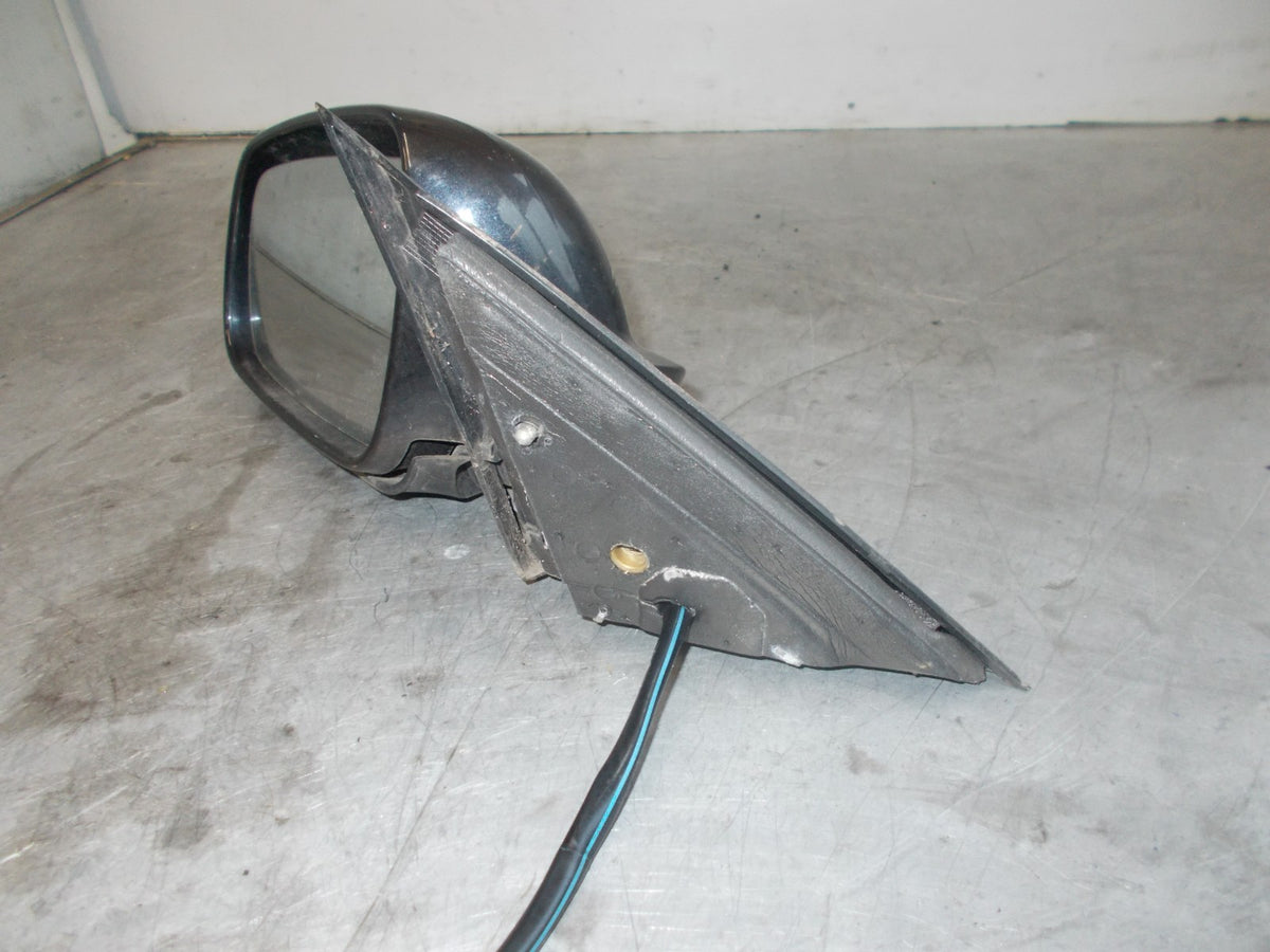 VOLKSWAGEN PASSAT 2002 NS PASSENGER SIDE BLACK ELECTRIC WING MIRROR