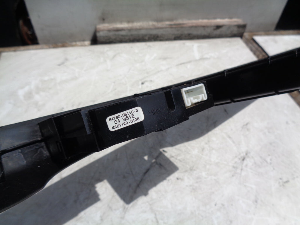 TOYOTA AVENSIS MK2 T250 2007 2.2 DOOR LOCK DEMIST BUTTON CLUSTER 8479005110d