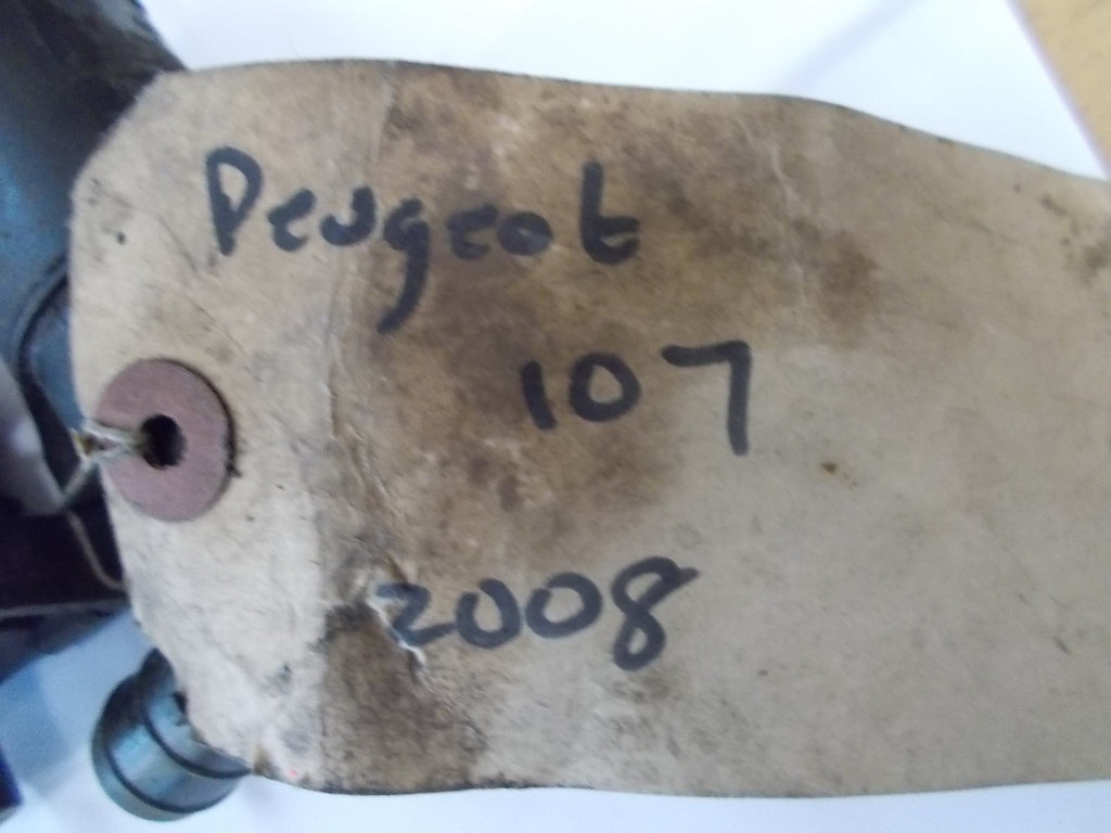 2008 PEUGEOT 107 FRONT WINDSCREEN WASHER JETS (x2) 8200031805/ 7700430078