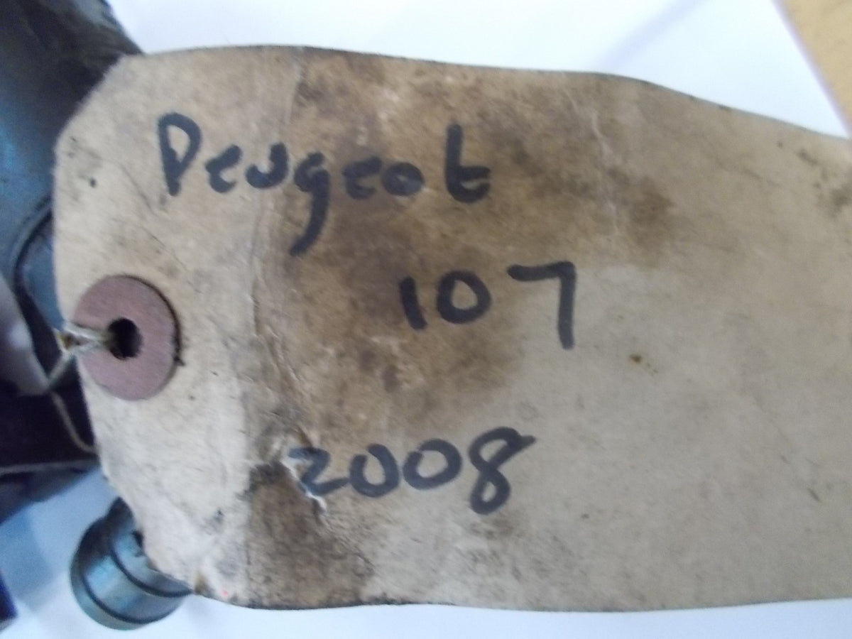 2008 PEUGEOT 107 FRONT WINDSCREEN WASHER JETS (x2) 8200031805/ 7700430078