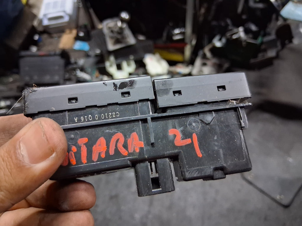 2022 SUZUKI VITARA MK4 HAZARD SWITCH CONTROL BUTTON CZ2100Q16A