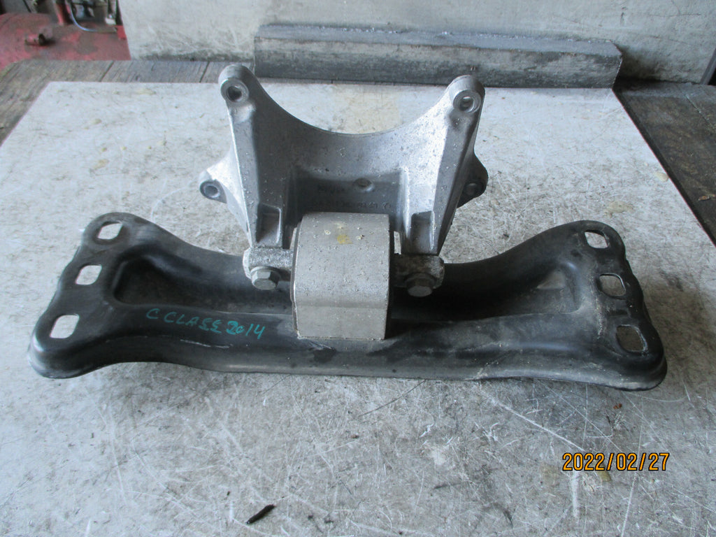 MERCEDES BENZ C CLASS 2014 W204 GEARBOX SUPPORT BRACKET MOUNT A2112420340