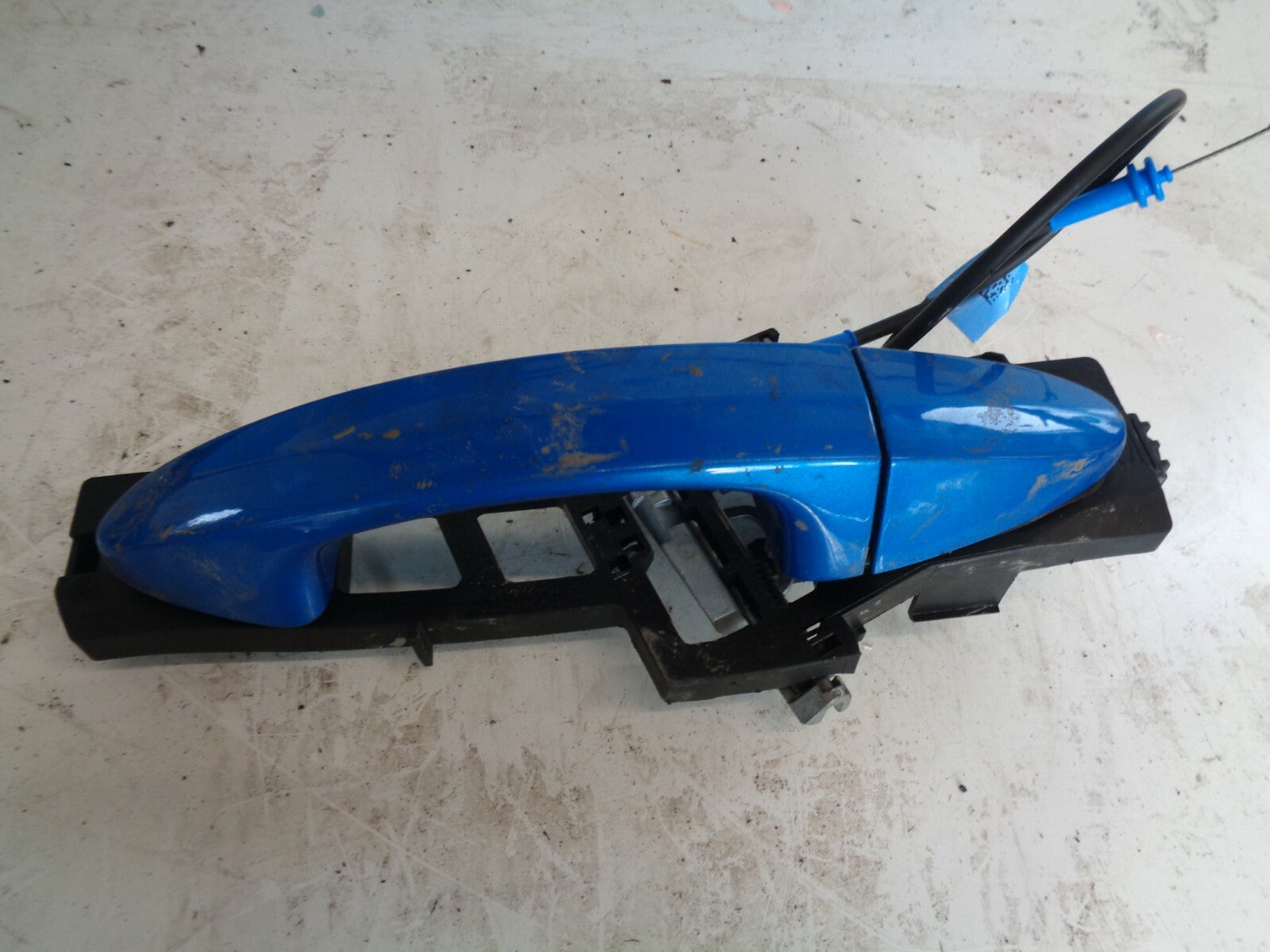 FORD ECOSPORT 2019 5DR NSF PASSENGER SIDE FRONT EXTERIOR DOOR HANDLE BLUE