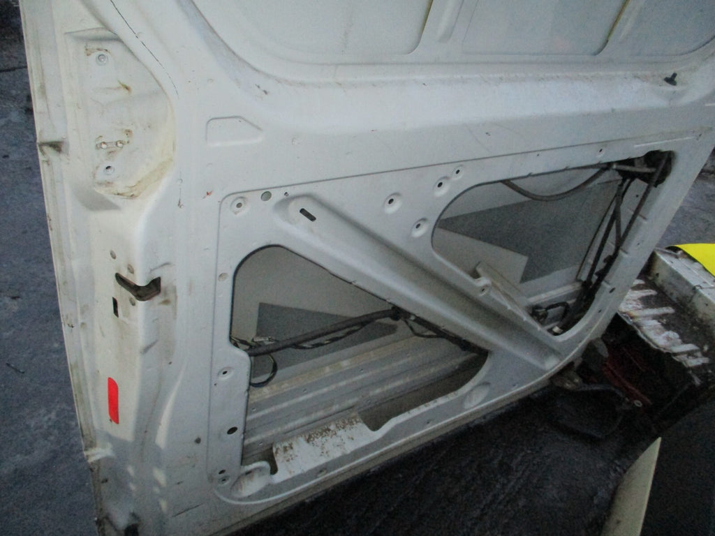 2020 MERCEDES SPRINTER W907 NS PASSENGER SIDE SLIDING LOAD DOOR WHITE DENTS