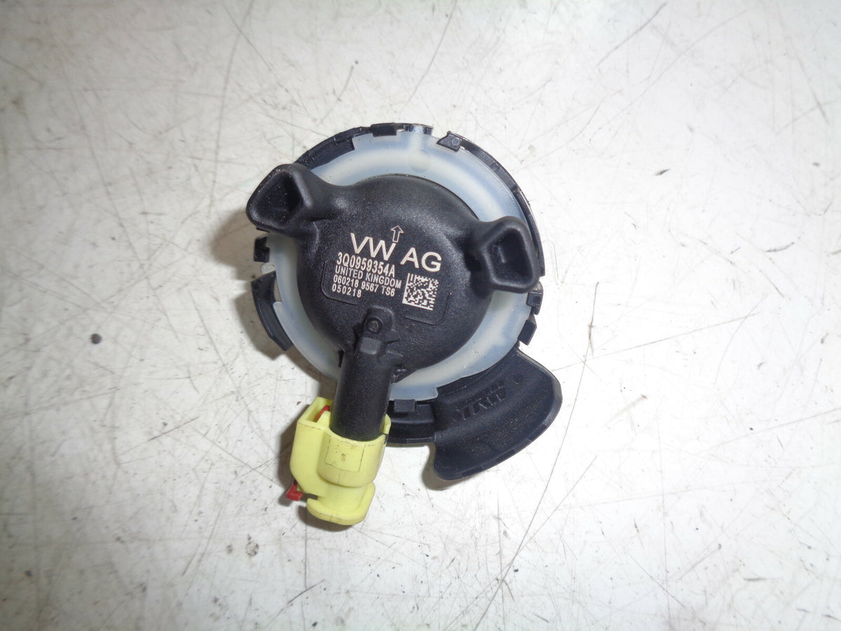 VW VOLKSWAGEN PASSAT B8 2018 DRIVER SIDE FRONT PRESSURE CRASH SENSOR 3Q0959354A