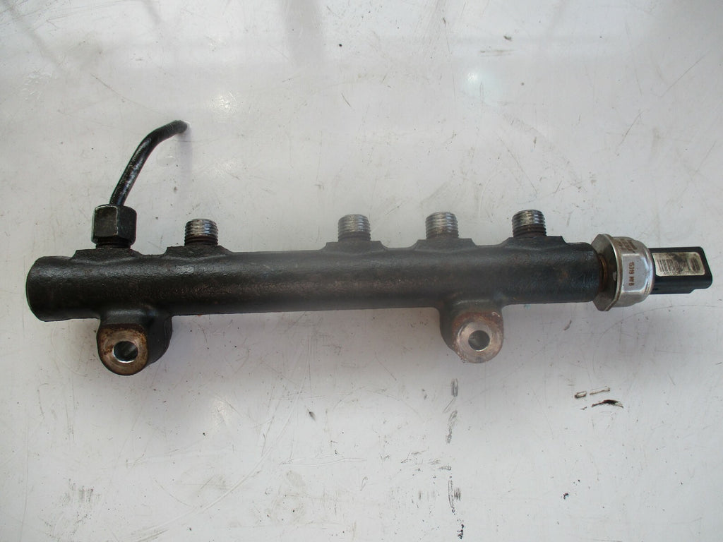 PEUGEOT 208 1.6 HDI FUEL INJECTOR RAIL PIPE 9685297580