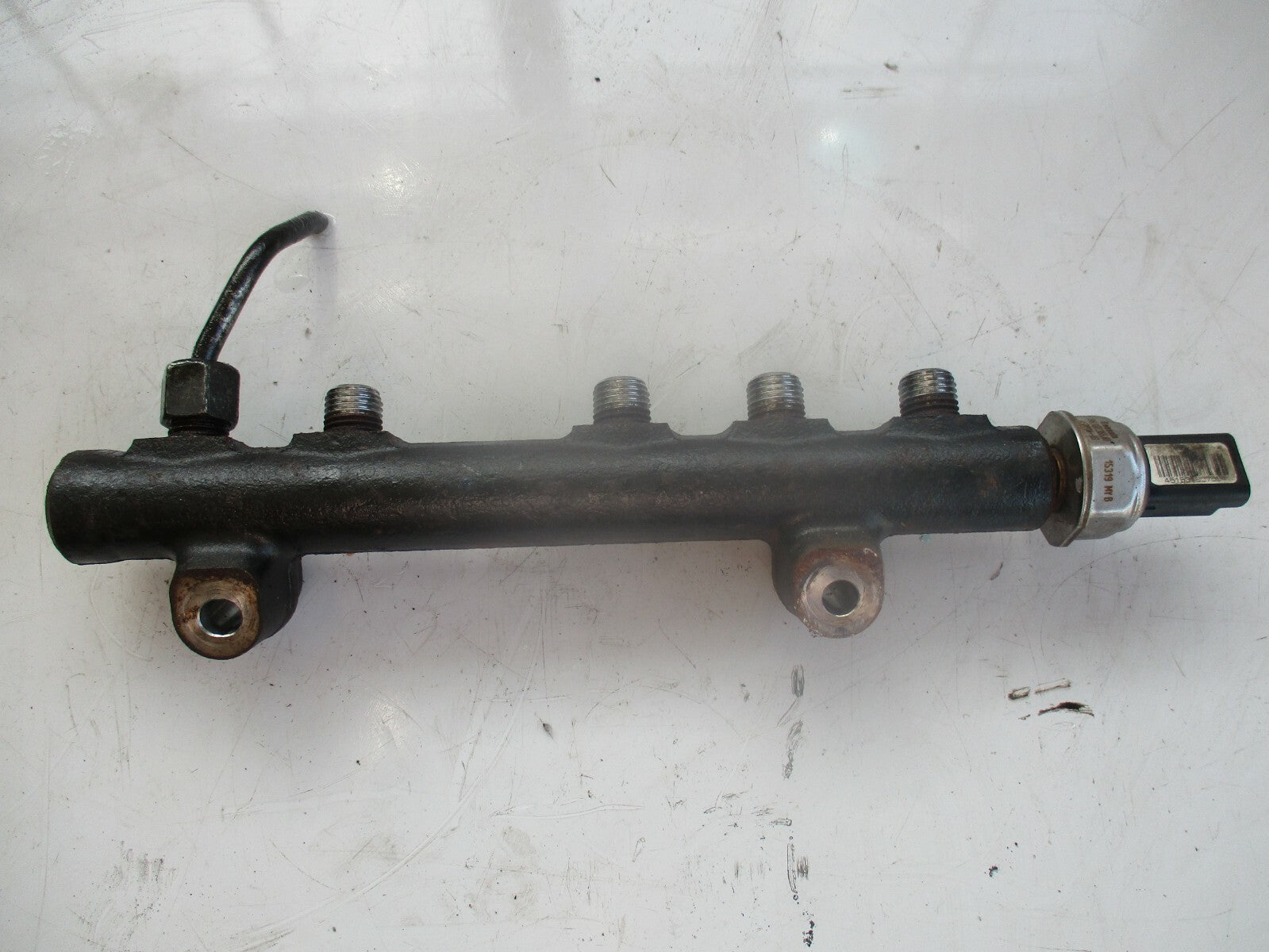 PEUGEOT 208 1.6 HDI FUEL INJECTOR RAIL PIPE 9685297580